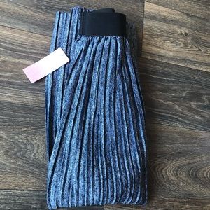 Striped Pleated Skirt (Grayish Deep Blue)